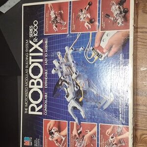 1984 Robotix Series R-1000 Motorized Building System *Incomplete*